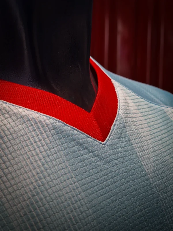 Maillot Moghreb Atlético Tétouan rouge et bleu clair