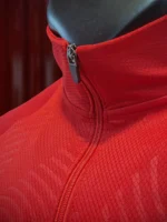 Ensemble Sport MAT – Veste Rouge & Pantalon Marine